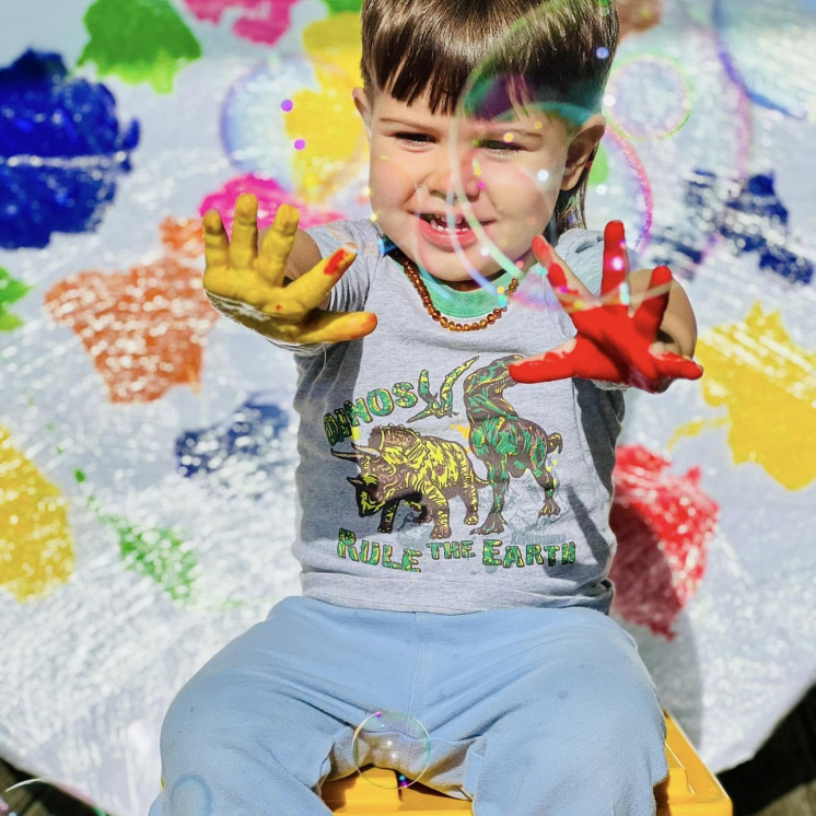 Bubbles and paint fun at Busy Bees Alfriston Road