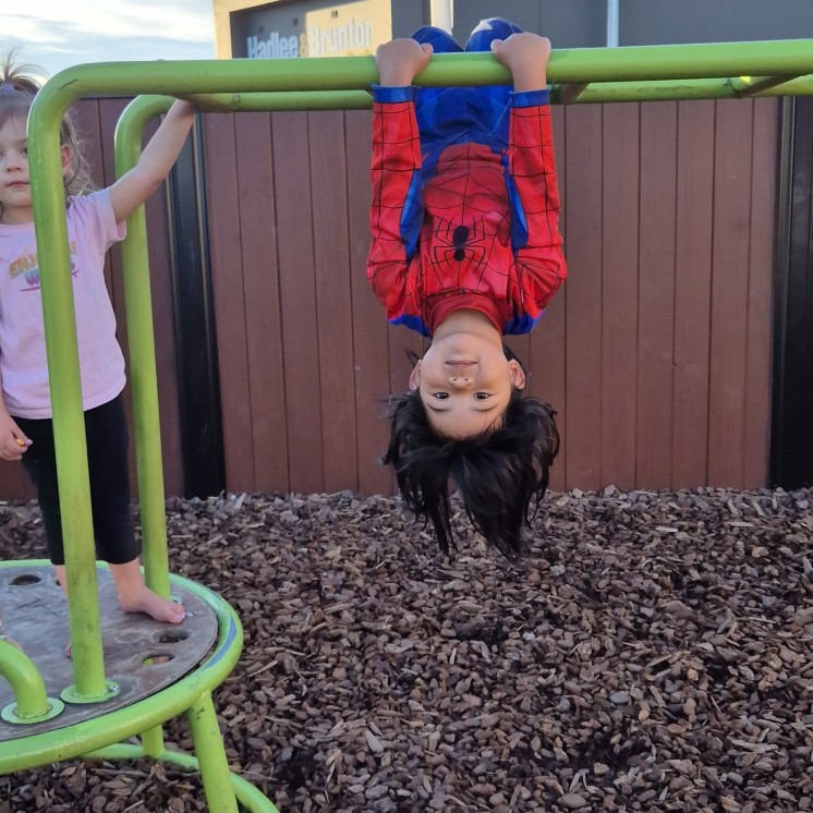 Busy Bees Aoraki monkey bars
