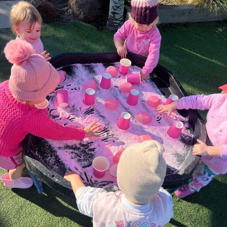 Busy Bees Burwood Pink Messy Play 