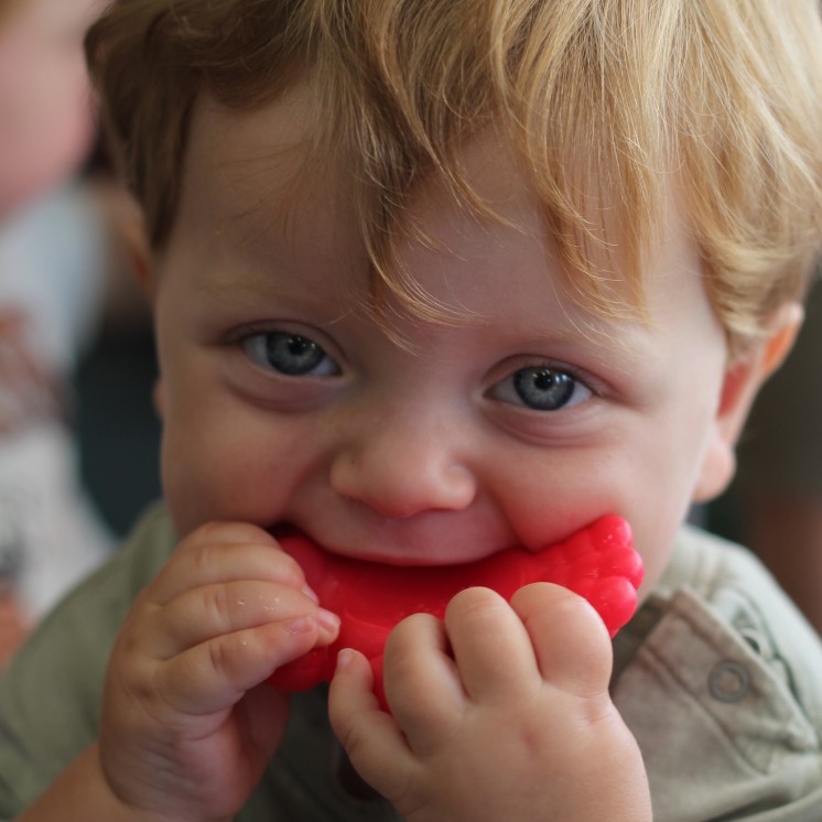 Busy Bees Carterton childcare toddler teething 