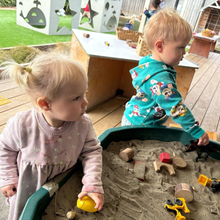 Busy Bees Feilding sand box play