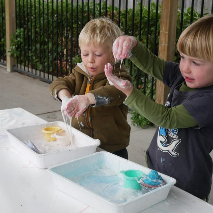 Messy play at Busy Bees Gladstone Road