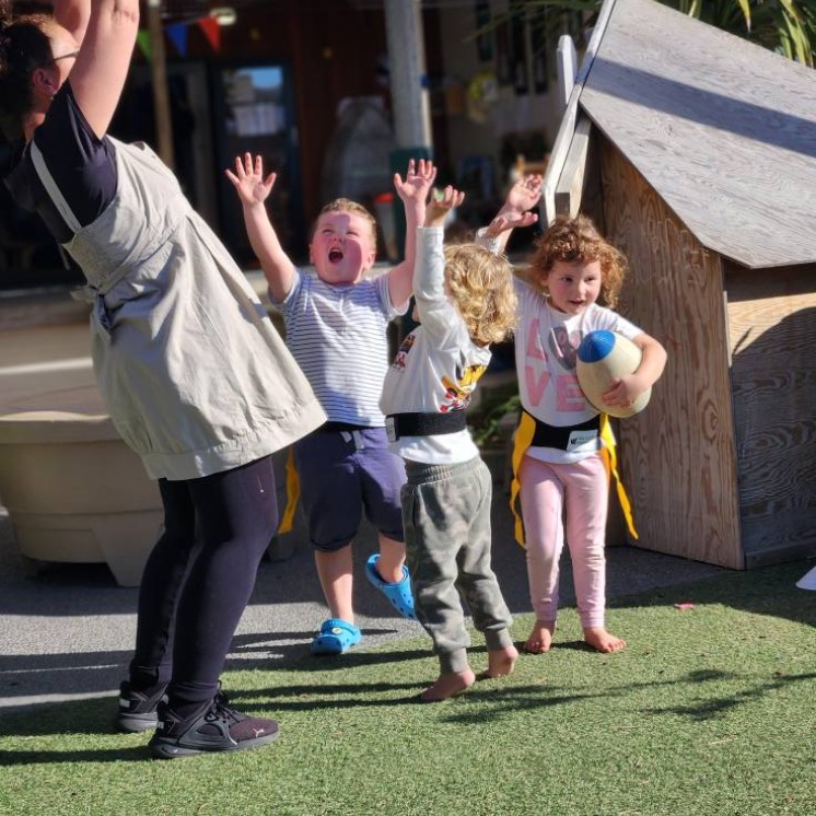 Busy Bees Gladstone Road kids celebrating 