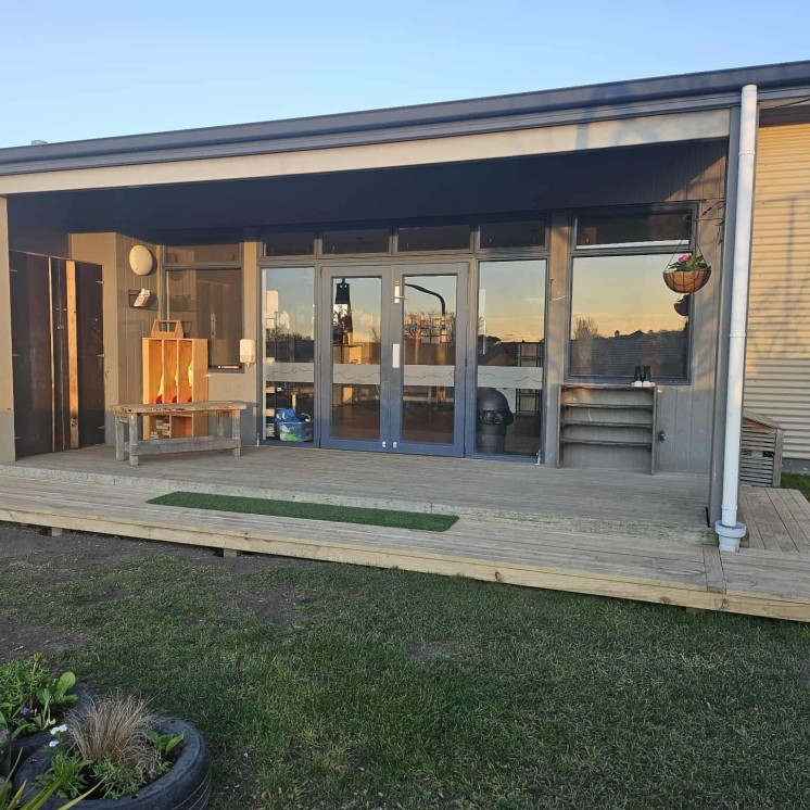 Busy Bees Grandview Road Centre building outdoor backyard