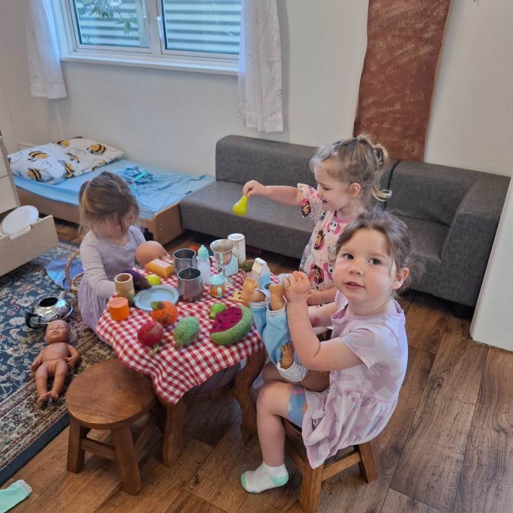 Busy Bees Greytown childcare girls picnic time