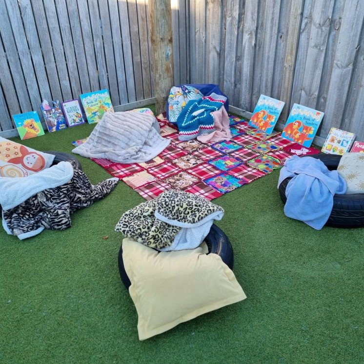 Busy Bees Hamilton East outdoor Reading bean bags