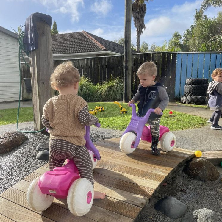 Preschool bike track fun at Busy Bees Kerikeri Nursery 