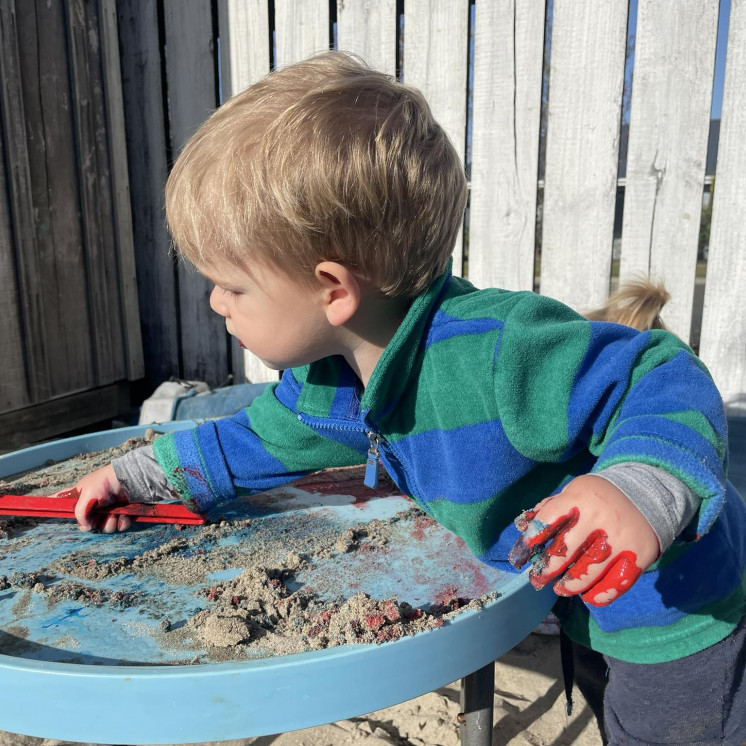 Outdoor play in daycare at Busy Bees Kerikeri Nursery 
