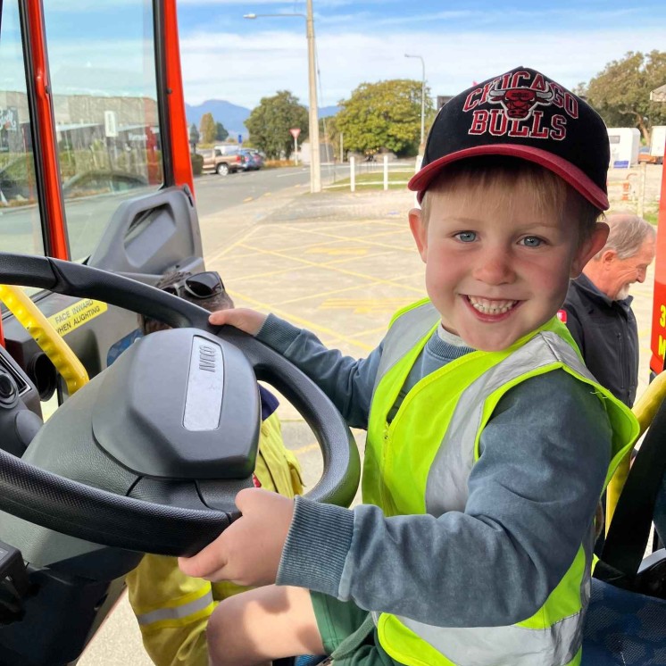 Busy Bees Mapua firefighters visit centre