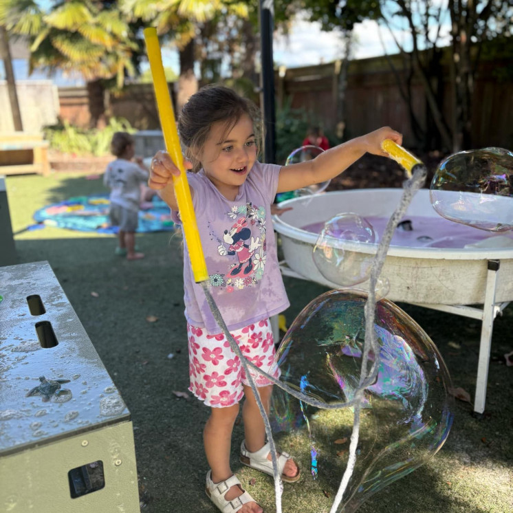 Busy Bees Motueka bubble fun at kindy