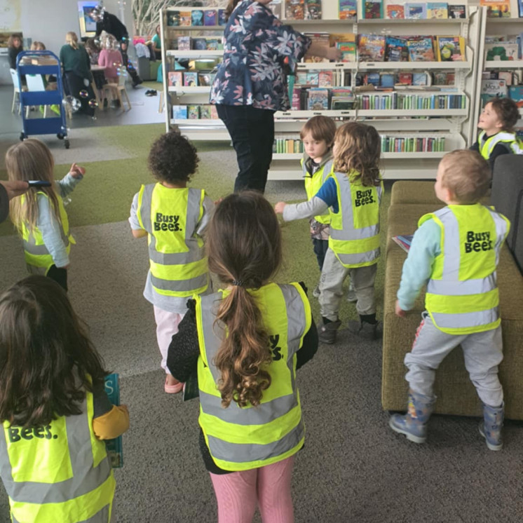 Busy Bees Motueka excursions to community library