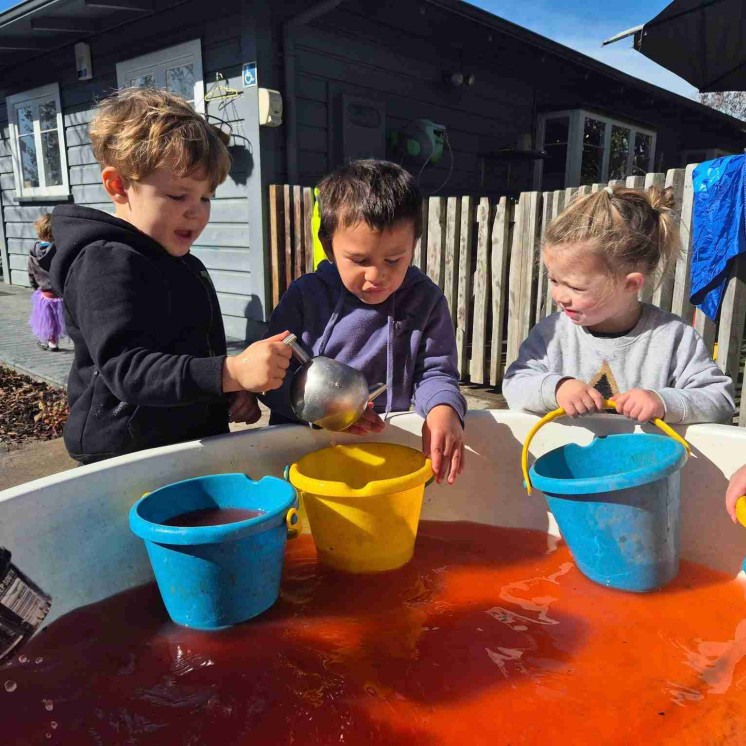Busy Bees Motueka friends water play