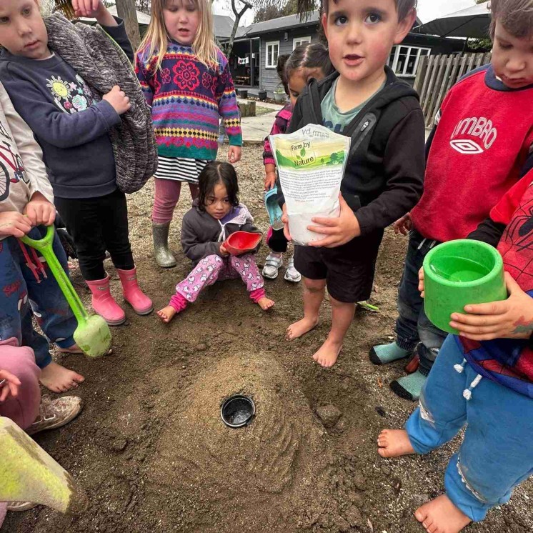 Busy Bees Motueka children group learning, turn taking