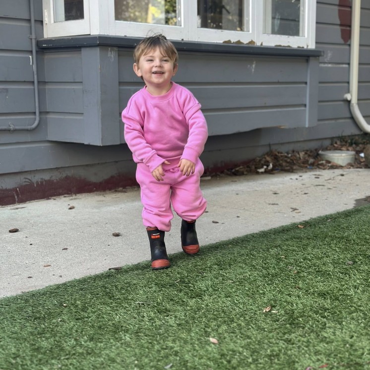 Busy Bees Motueka Pink shirt day