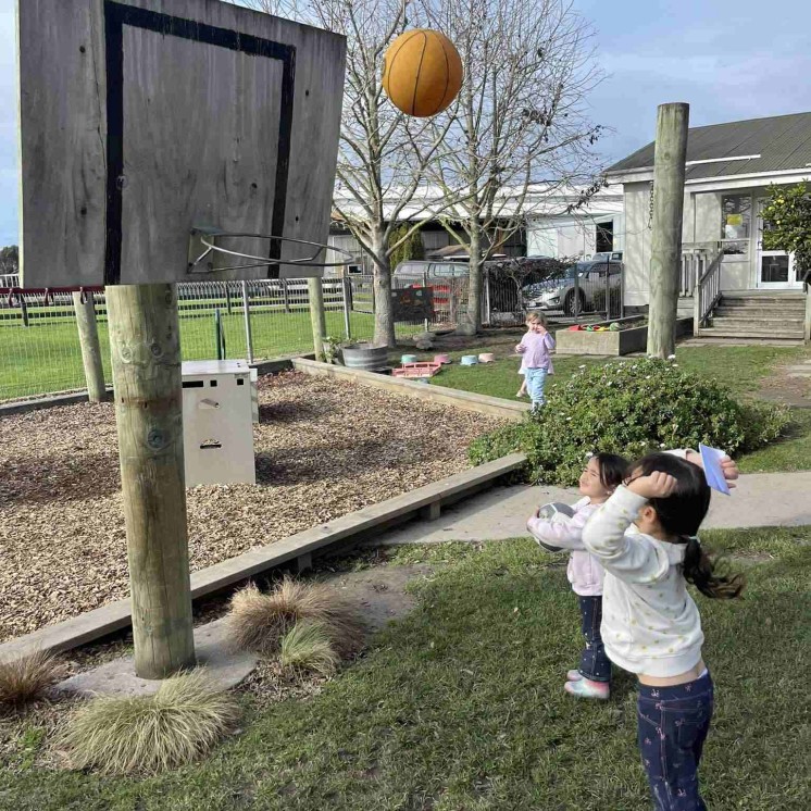 Busy Bees Napier Road movement netball hoop real grass
