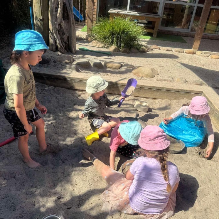 Busy Bees Pukekohe digging in sand pit