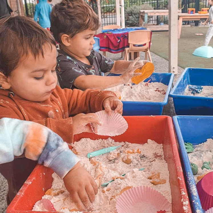 Busy Bees Richmond sensory exploring