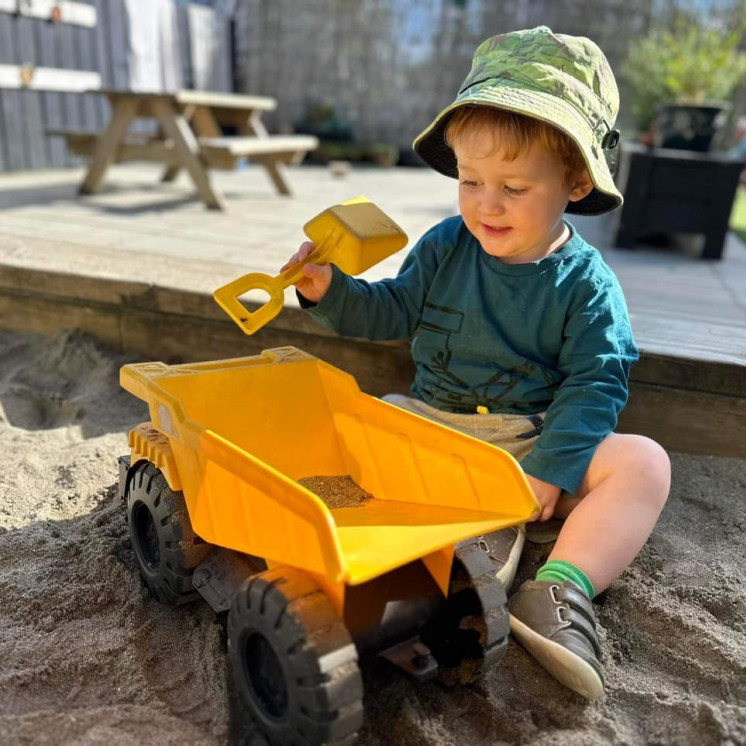 Outdoor Play in Sandpit at Busy Bees Rosedale 