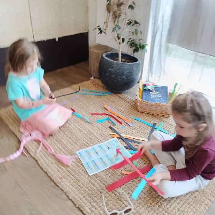 Busy Bees Travellers mat craft activities