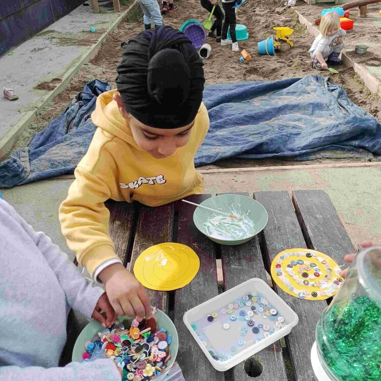 Arts and Crafts for preschool tamariki at Busy Bees Stoke