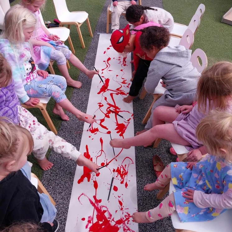 Busy Bees Stoke painting with feet