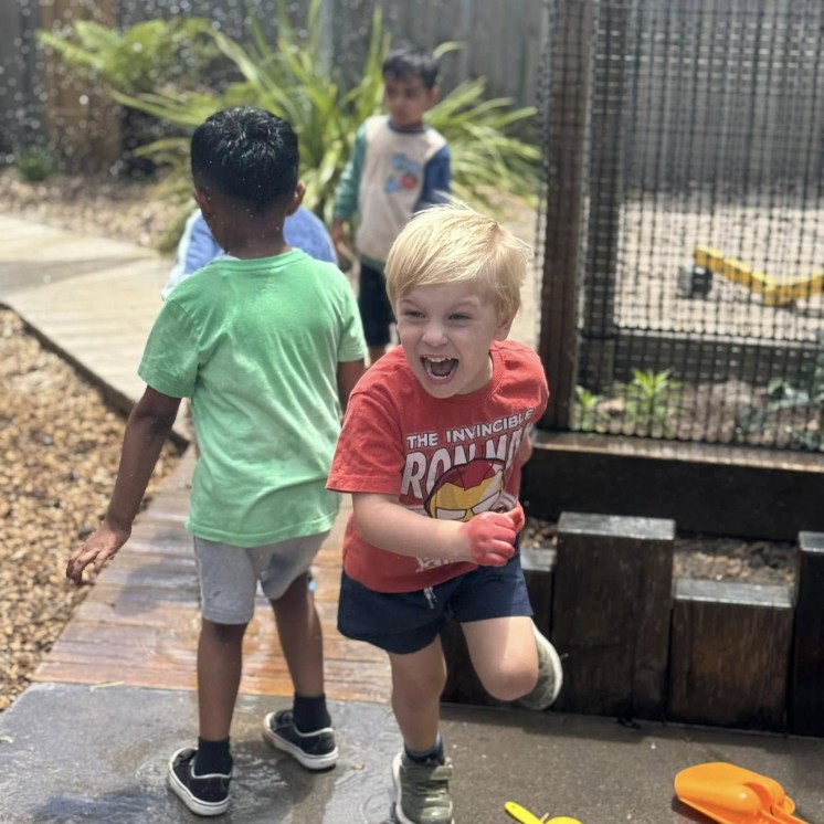 Busy Bees Taupo outside water play