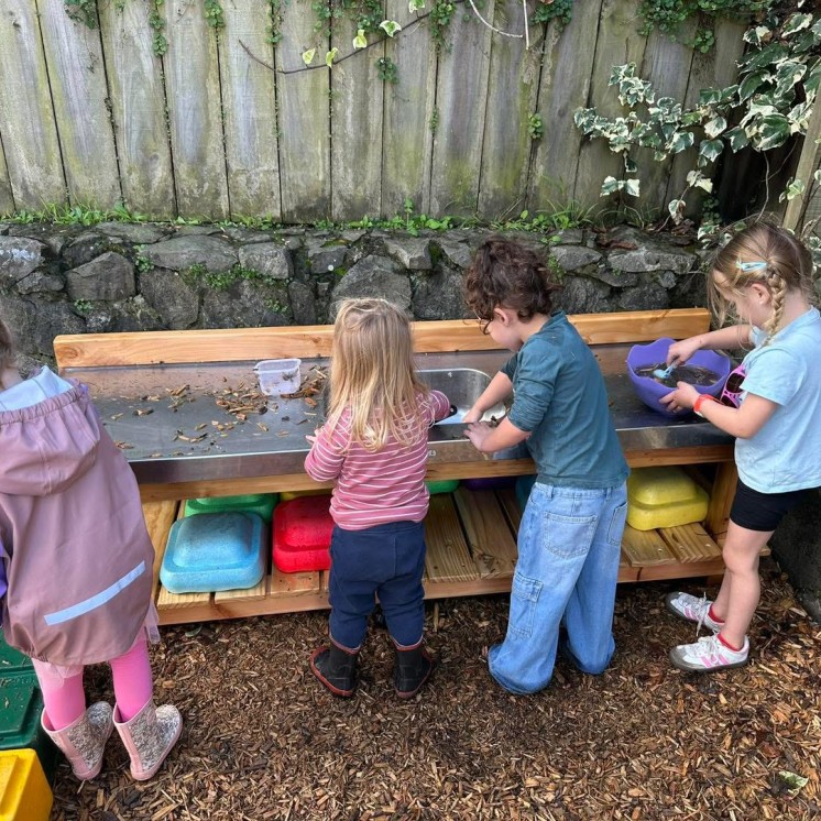 busy Bees Whitby Outdoor kitchen play with friends