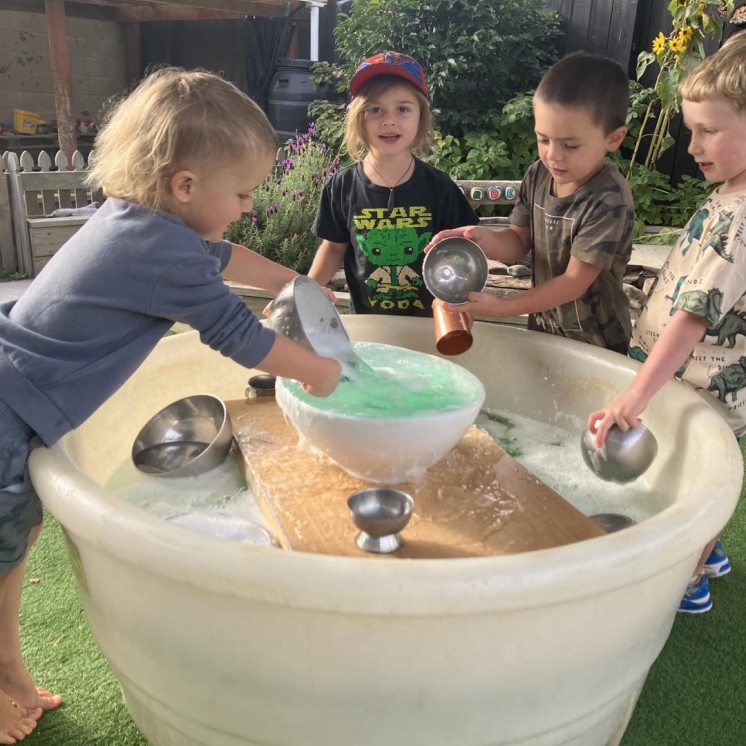 Busy Bees Woodend water play