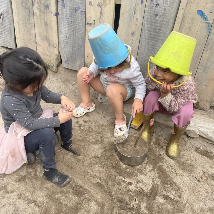 HOW Chartwell sandpit play
