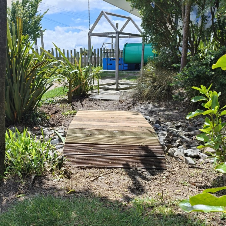 House of Wonder Forest Lake Outdoor Garden area