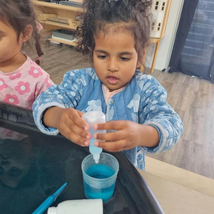 Little Coasties by Busy Bees Manly Whangaparaoa Tie Dye art