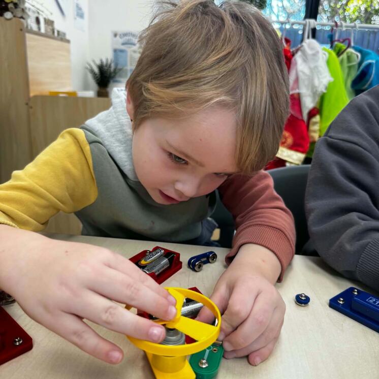 Little Coasties by Busy Bees Manly Whangaparaoa physics science construction