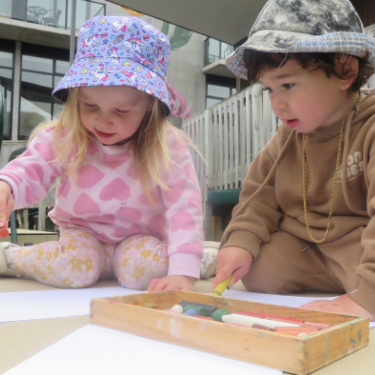 Painting at Te Puna Reo O te waonui a Tane